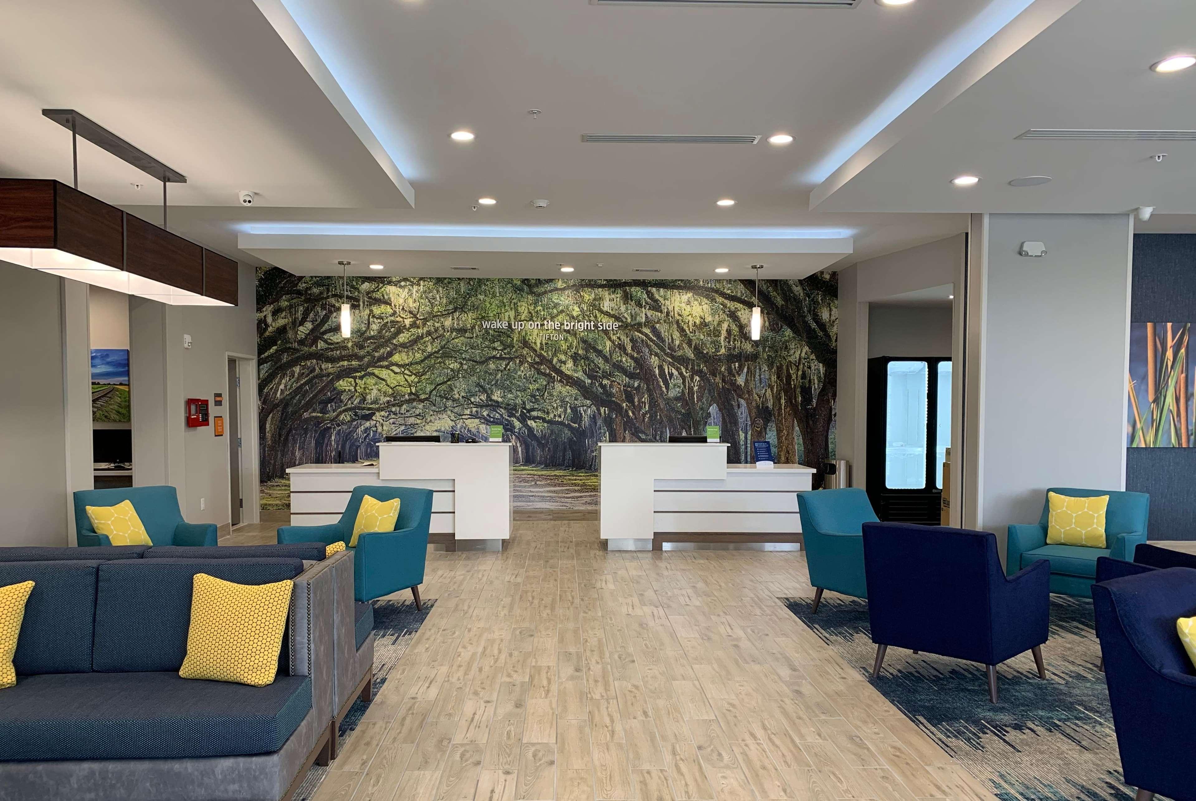 La Quinta Inn & Suites By Wyndham Tifton Exteriör bild