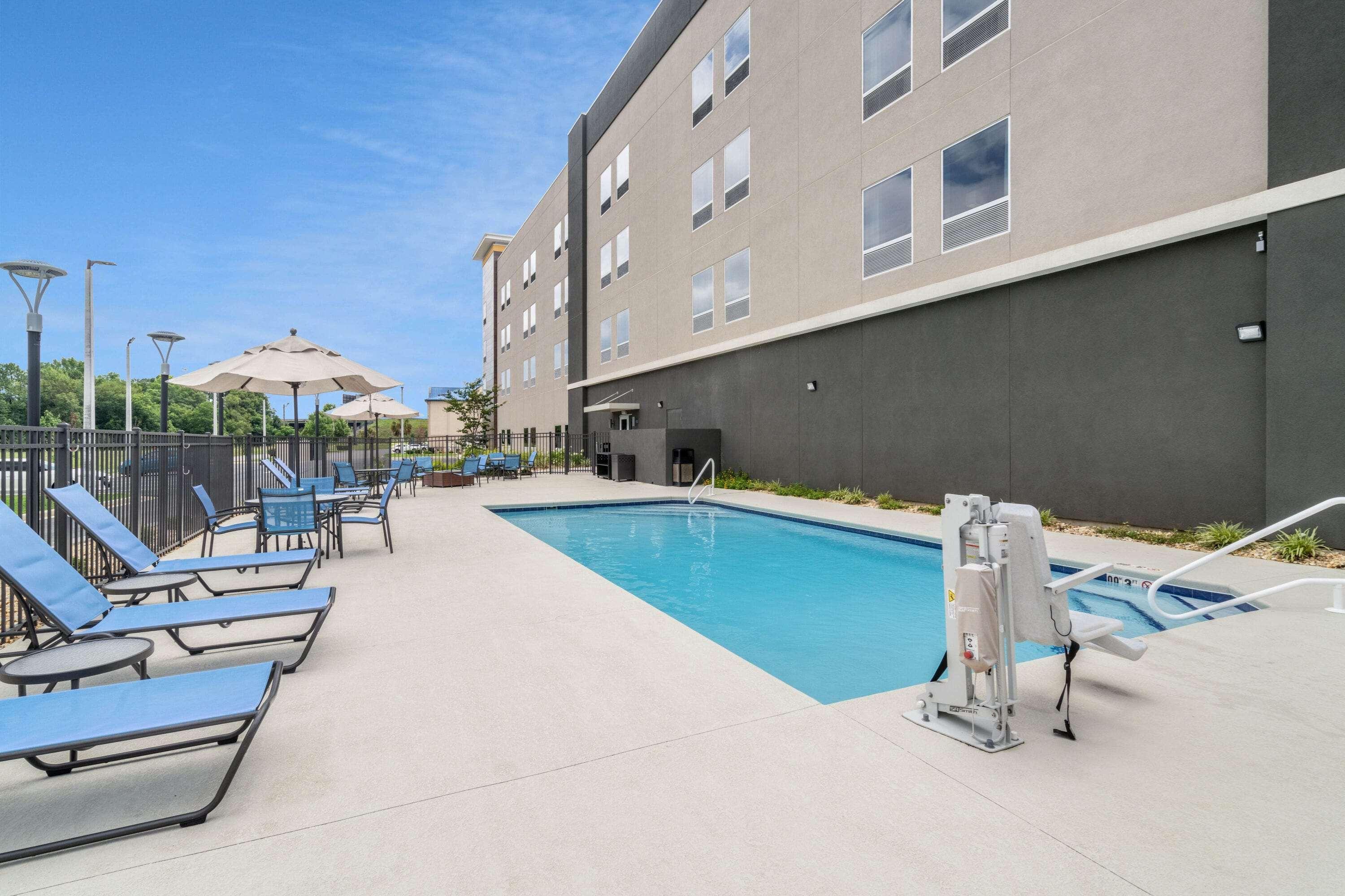 La Quinta Inn & Suites By Wyndham Tifton Exteriör bild