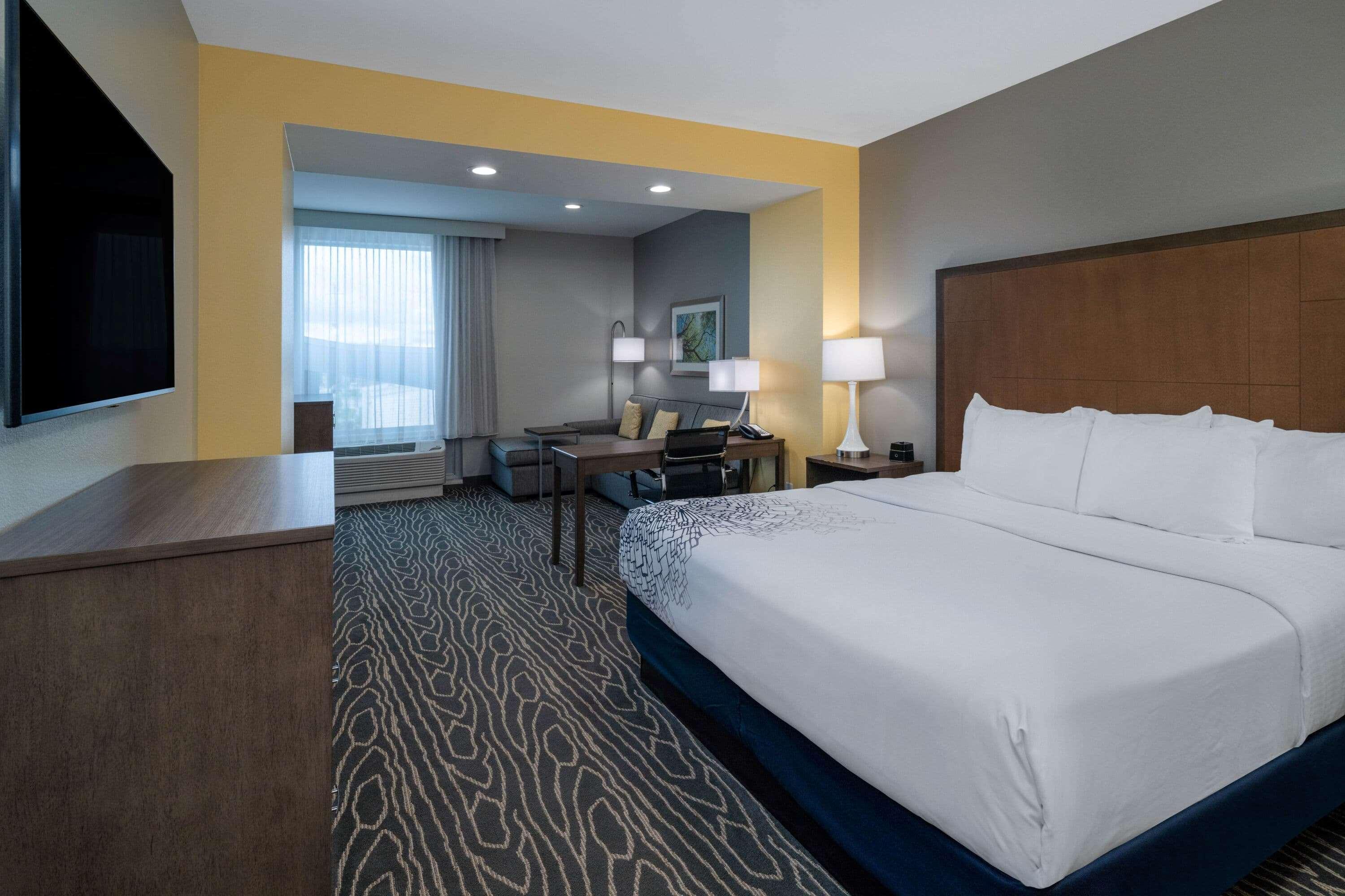 La Quinta Inn & Suites By Wyndham Tifton Exteriör bild