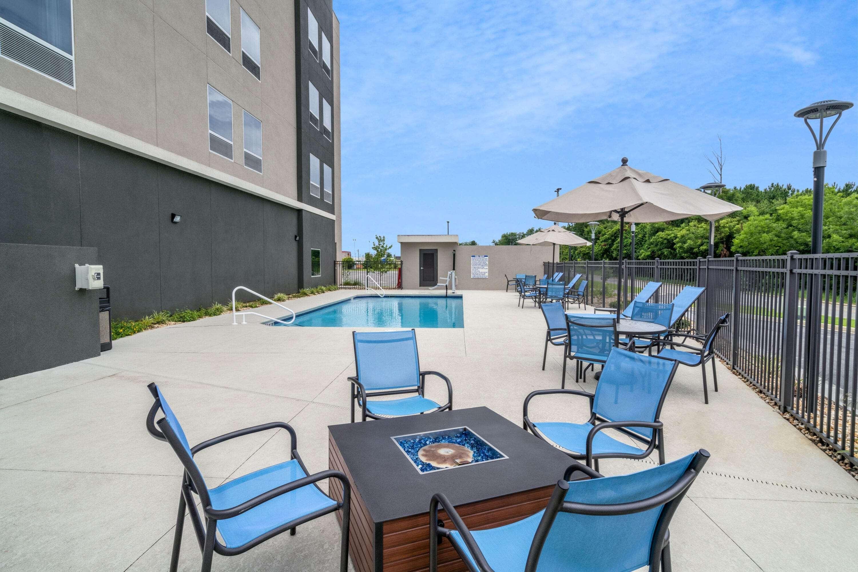 La Quinta Inn & Suites By Wyndham Tifton Exteriör bild
